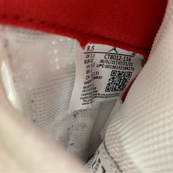 Nike Air Jordan 11 Cherry size 8.5 Men’s - Picture 12 of 16